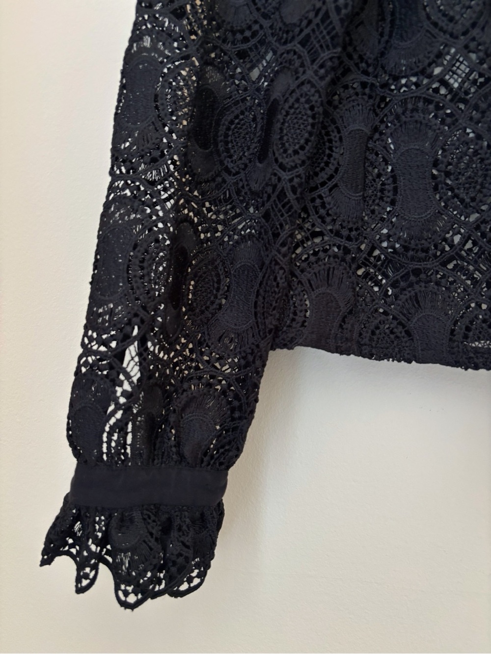 Boden Black Lace High Neck Blouse Sz 8 - Picture 4 of 8